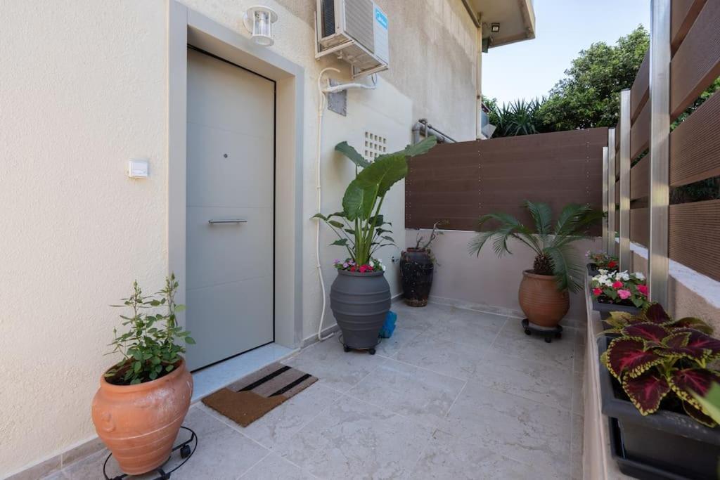 Modern At Edem * Athens