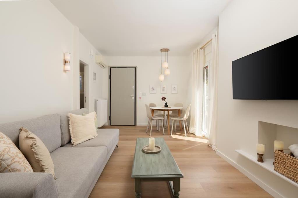 Modern At Edem Apartment