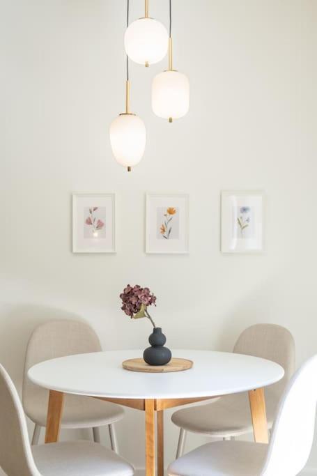 Modern At Edem Athens